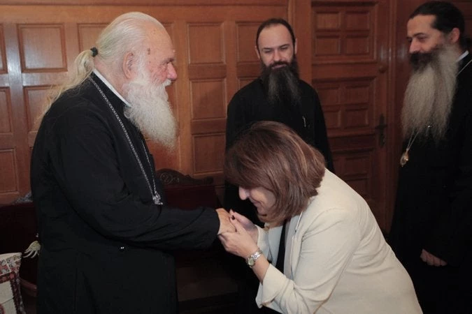 Τρέχει τίποτα με την εκκλησιαστική περιουσία και το υπερταμειο; Δύο φορές σε μια εβδομάδα υπουργός και υφυπουργός Αγροτικής Ανάπτυξης στον Αρχιεπίσκοπο